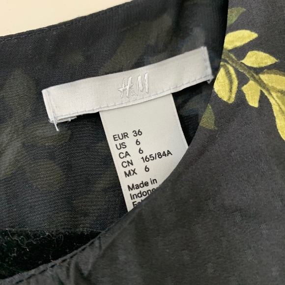 H&M Floral print dress Size 6 - Picture 4 of 4